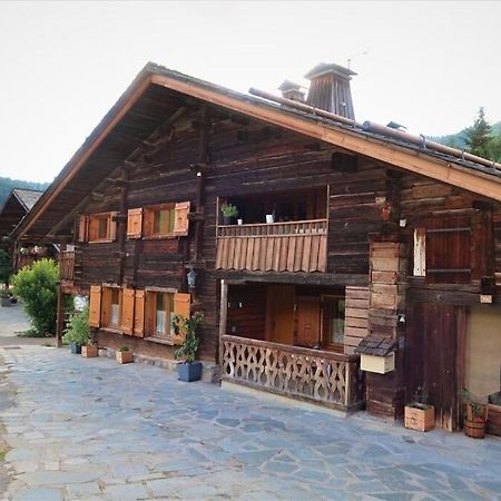 Charmieux Appartement En Chalet Typique Le Grand-Bornand Eksteriør bilde