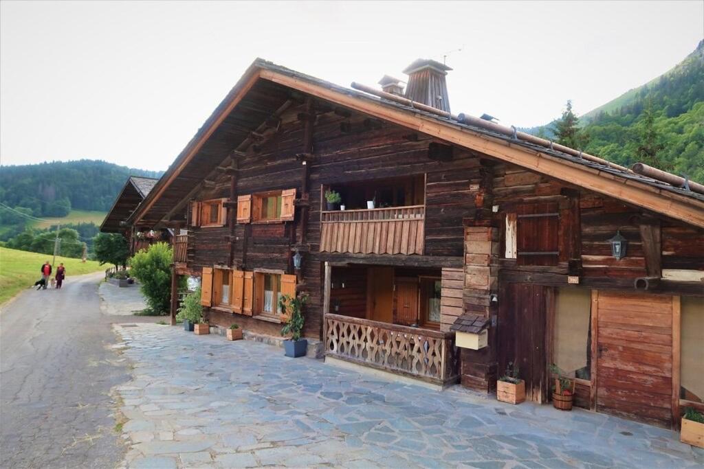 Charmieux Appartement En Chalet Typique Le Grand-Bornand Eksteriør bilde